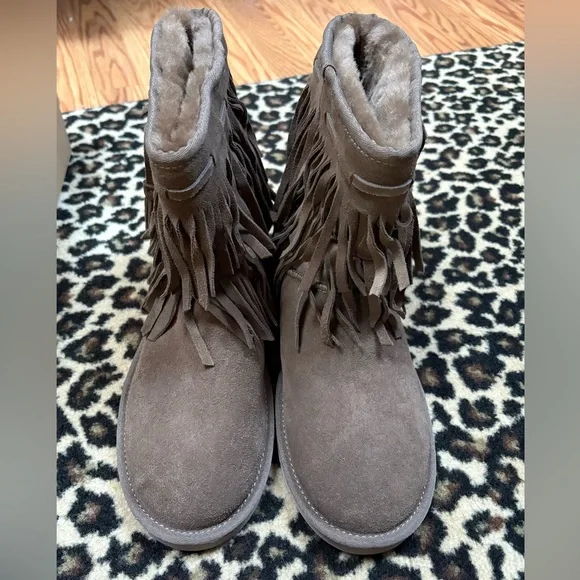 NIB Ugg by Koolaburra Cable Fringe Boots - Picture 3 of 6